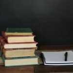 كتب ودفاتر للمذاكرة والاستعداد للاختبارات