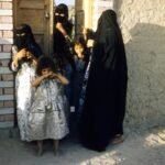 أسرة في المنزل لمقال إرشادي عن سجل الأسرة للأمهات